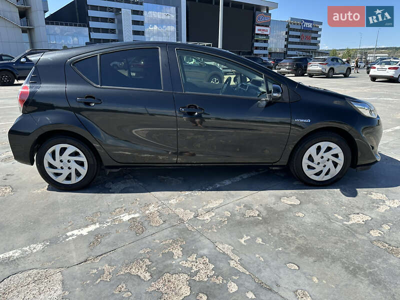 Хетчбек Toyota Aqua 2018 в Києві