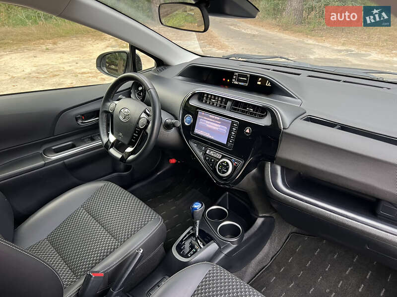 Хэтчбек Toyota Aqua 2017 в Василькове