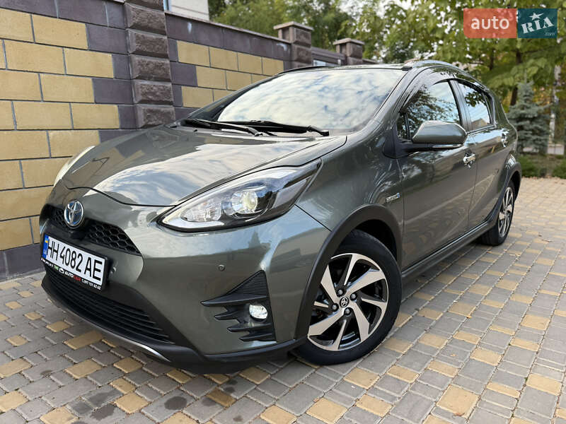 Хетчбек Toyota Aqua 2020 в 
