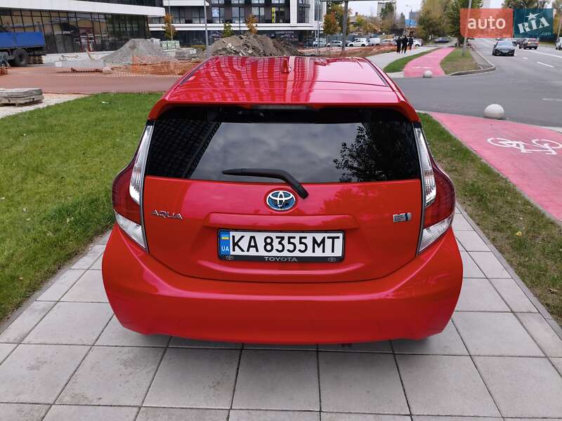 Хэтчбек Toyota Aqua 2016 в Киеве