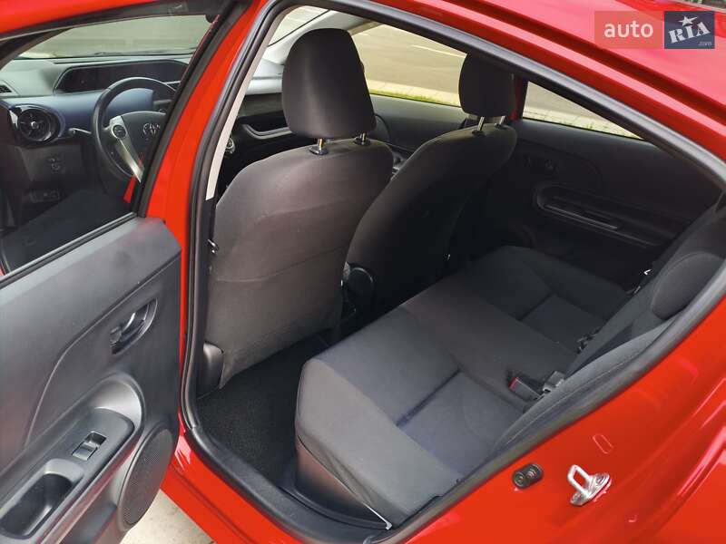 Хэтчбек Toyota Aqua 2016 в Киеве