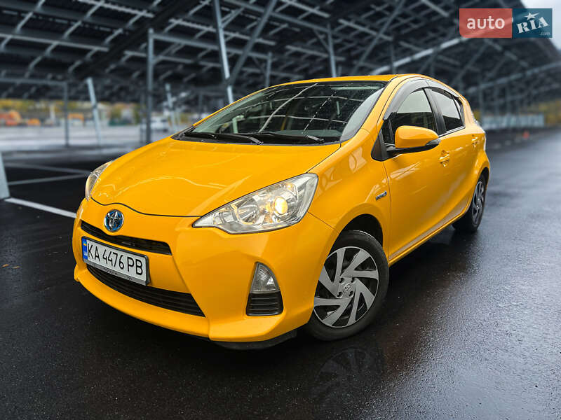 Toyota Aqua 2015