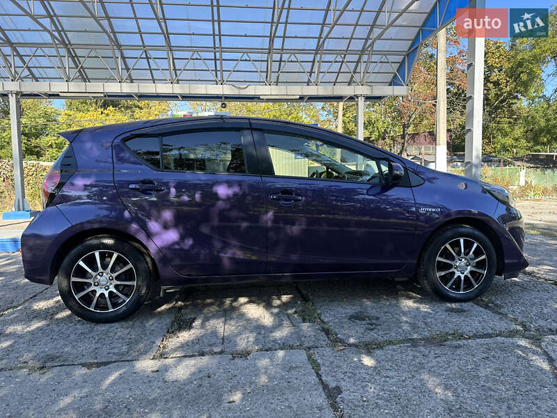 Хетчбек Toyota Aqua 2017 в Одесі