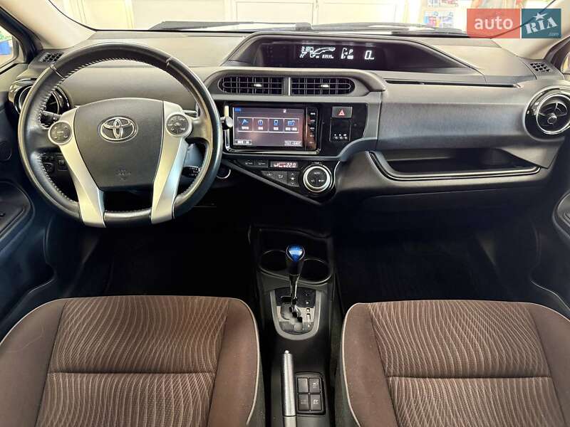 Хэтчбек Toyota Aqua 2015 в Киеве фото 22 Хэтчбек Toyota Aqua 2015 в Киеве