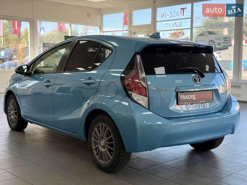 Хэтчбек Toyota Aqua 2015 в Киеве фото 7 Хэтчбек Toyota Aqua 2015 в Киеве