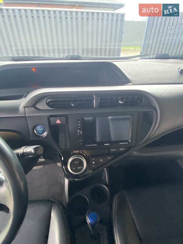 Хэтчбек Toyota Aqua 2015 в Киеве фото 11 Хэтчбек Toyota Aqua 2015 в Киеве