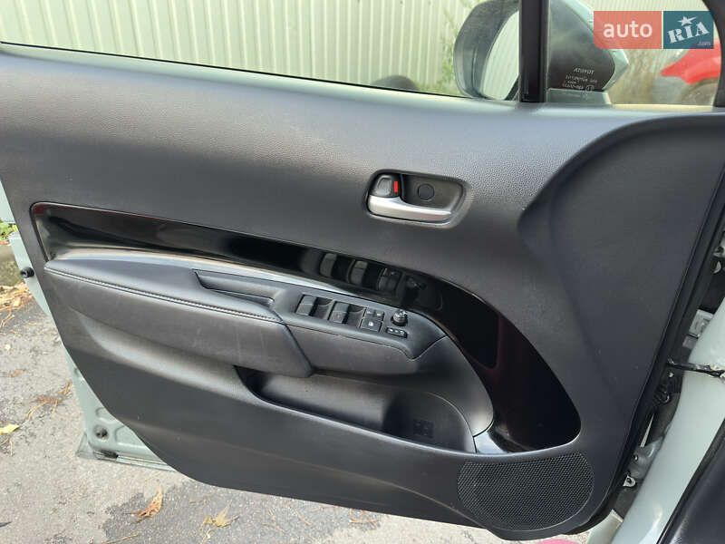 Хэтчбек Toyota Aqua 2022 в Киеве