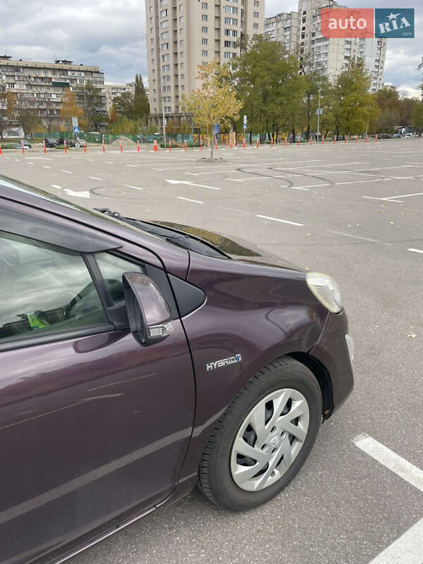 Хэтчбек Toyota Aqua 2015 в Киеве