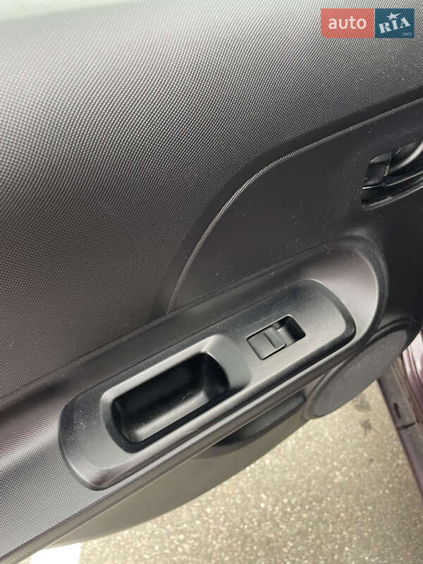 Хэтчбек Toyota Aqua 2015 в Киеве