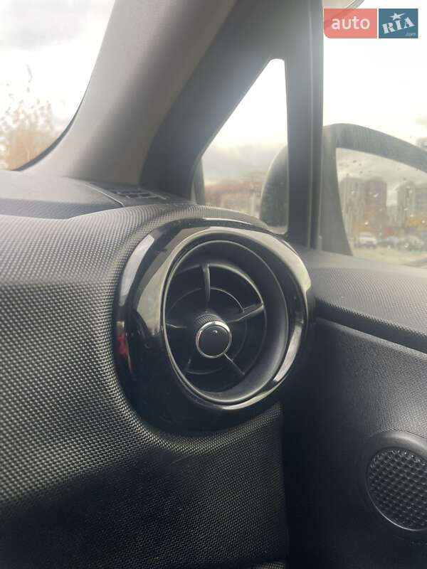 Хэтчбек Toyota Aqua 2015 в Киеве