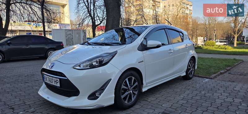 Хетчбек Toyota Aqua 2017 в Хмельницькому