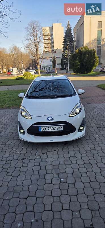 Хетчбек Toyota Aqua 2017 в Хмельницькому