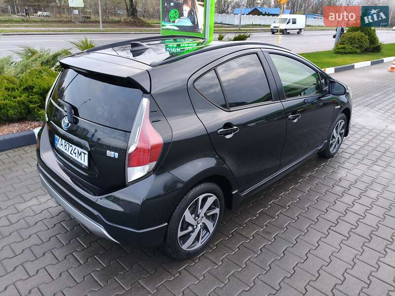 Хэтчбек Toyota Aqua 2015 в Киеве фото 5 Хэтчбек Toyota Aqua 2015 в Киеве