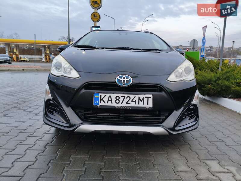 Хэтчбек Toyota Aqua 2015 в Киеве фото 14 Хэтчбек Toyota Aqua 2015 в Киеве