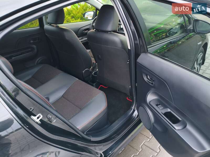 Хэтчбек Toyota Aqua 2015 в Киеве фото 19 Хэтчбек Toyota Aqua 2015 в Киеве