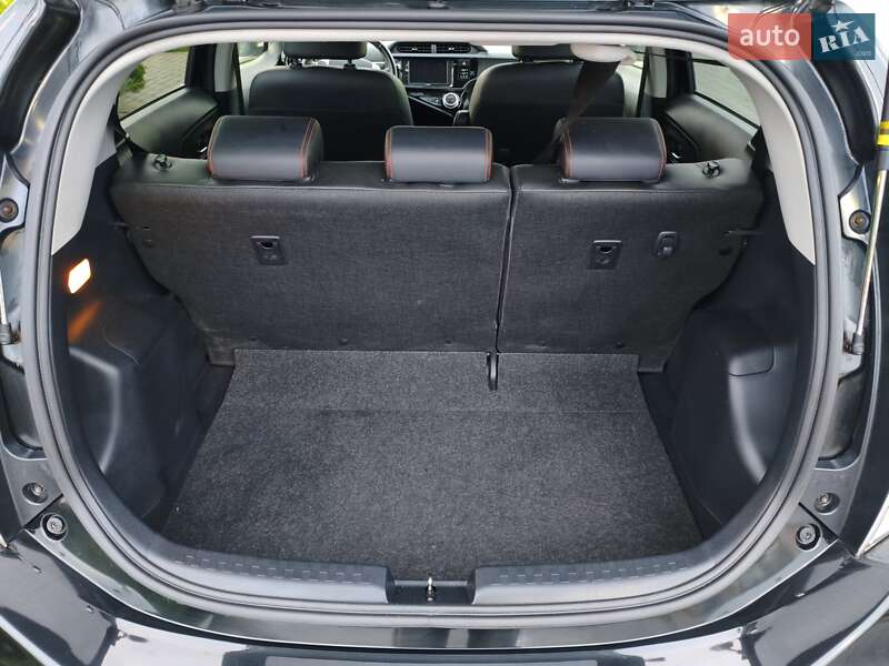 Хэтчбек Toyota Aqua 2015 в Киеве фото 20 Хэтчбек Toyota Aqua 2015 в Киеве
