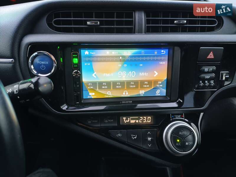 Хэтчбек Toyota Aqua 2015 в Киеве фото 23 Хэтчбек Toyota Aqua 2015 в Киеве