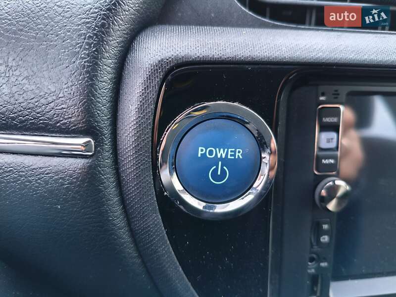 Хэтчбек Toyota Aqua 2015 в Киеве фото 24 Хэтчбек Toyota Aqua 2015 в Киеве