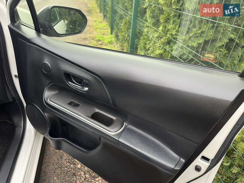 Хэтчбек Toyota Aqua 2020 в Киеве фото 50 Хэтчбек Toyota Aqua 2020 в Киеве