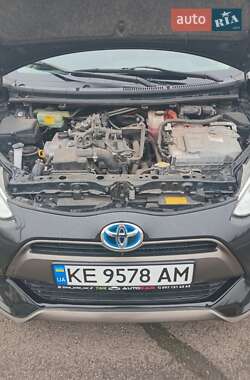 Хэтчбек Toyota Aqua 2015 в Кривом Роге