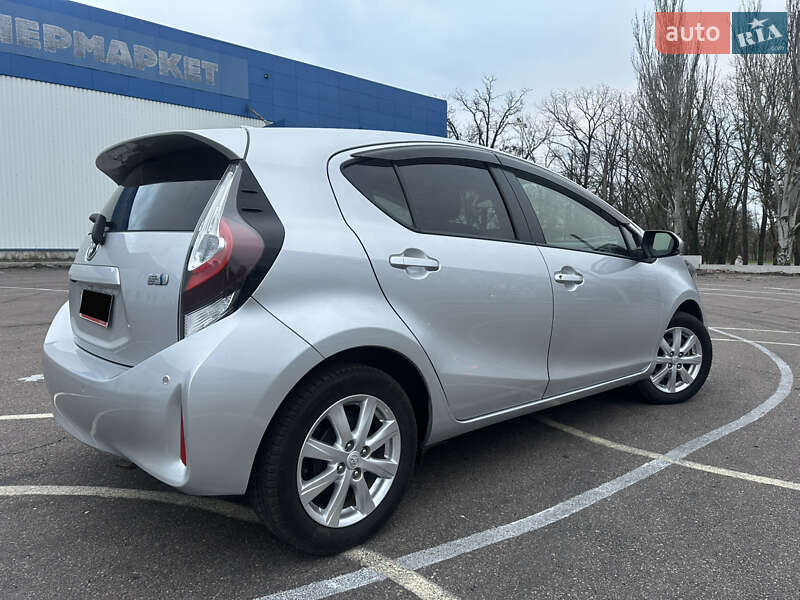 Хэтчбек Toyota Aqua 2020 в Киеве