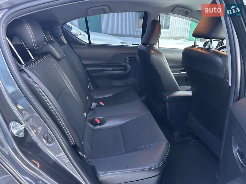 Хетчбек Toyota Aqua 2015 в Києві