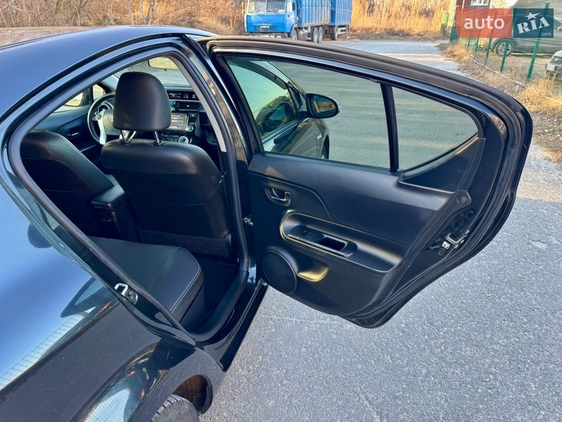 Хэтчбек Toyota Aqua 2015 в Киеве