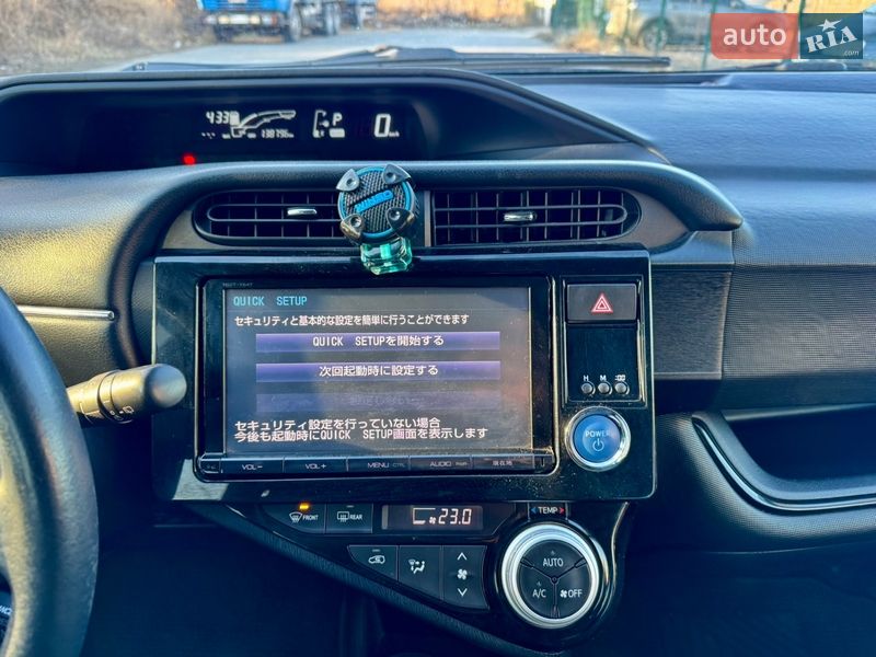 Хэтчбек Toyota Aqua 2015 в Киеве