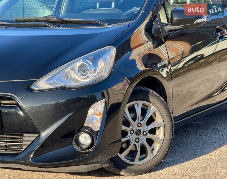 Хэтчбек Toyota Aqua 2015 в Киеве