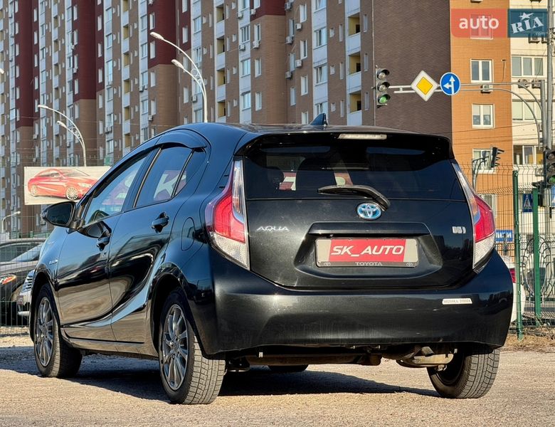 Хэтчбек Toyota Aqua 2015 в Киеве