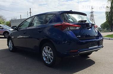 Хэтчбек Toyota Auris 2016 в Черновцах