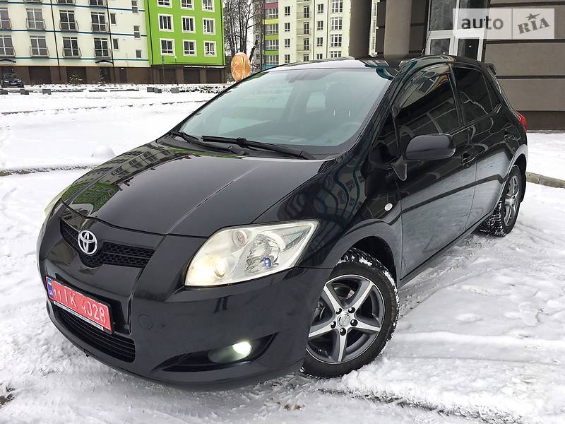 Хэтчбек Toyota Auris 2009 в Ивано-Франковске