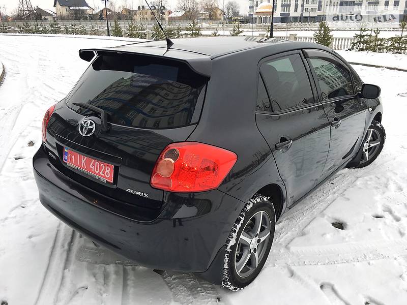 Хэтчбек Toyota Auris 2009 в Ивано-Франковске