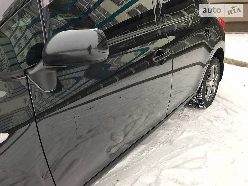 Хэтчбек Toyota Auris 2009 в Ивано-Франковске