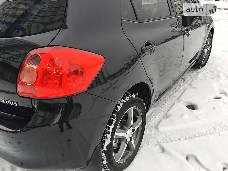 Хэтчбек Toyota Auris 2009 в Ивано-Франковске