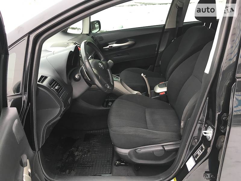 Хэтчбек Toyota Auris 2009 в Ивано-Франковске