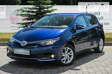 Хэтчбек Toyota Auris 2016 в Львове