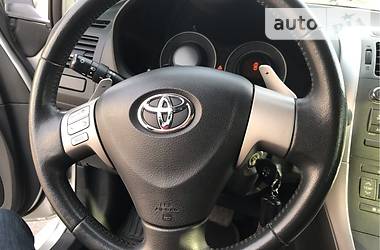 Хетчбек Toyota Auris 2007 в 