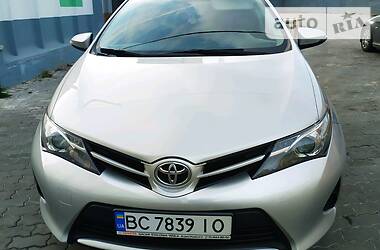 Універсал Toyota Auris 2015 в Івано-Франківську