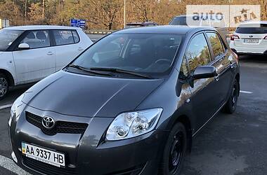 Хэтчбек Toyota Auris 2008 в 