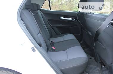 Хетчбек Toyota Auris 2011 в 