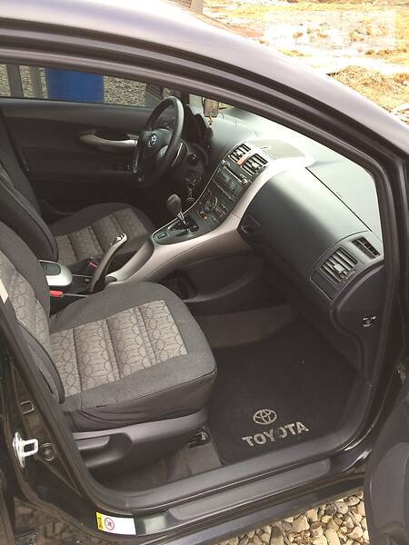 Хетчбек Toyota Auris 2007 в Сторожинці