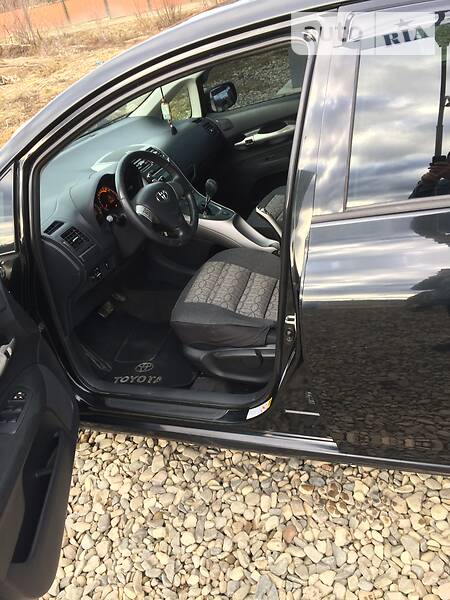 Хетчбек Toyota Auris 2007 в Сторожинці