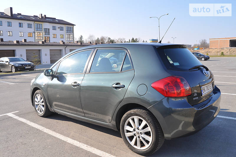 Хетчбек Toyota Auris 2008 в Рівному
