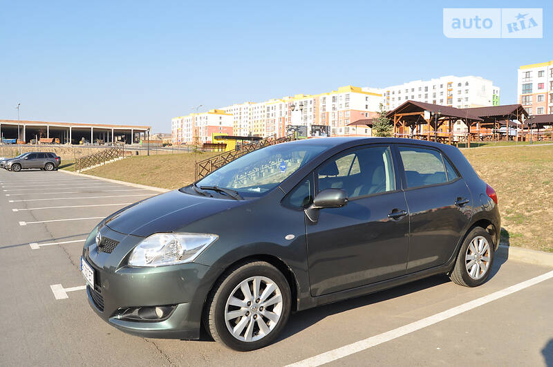 Хетчбек Toyota Auris 2008 в Рівному