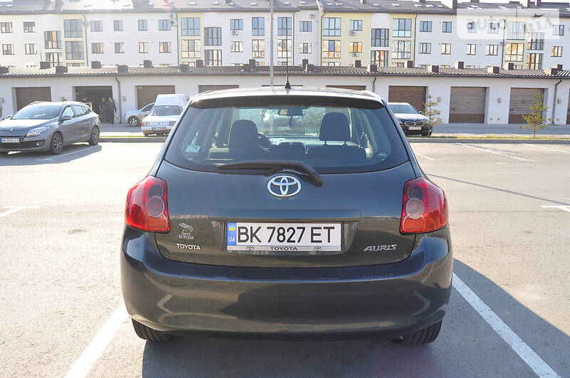 Хетчбек Toyota Auris 2008 в Рівному