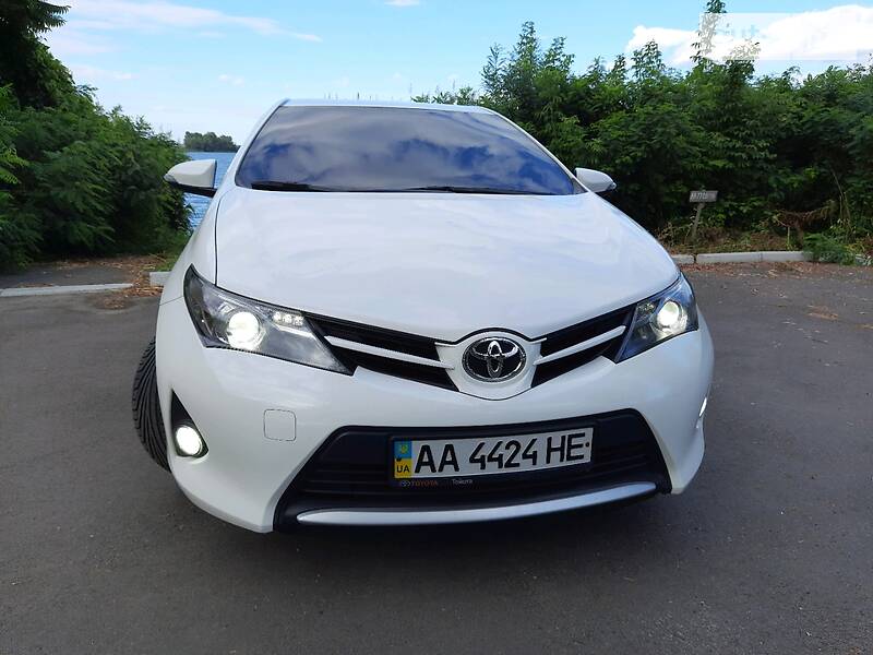 Хетчбек Toyota Auris 2013 в Києві фото 4 Хетчбек Toyota Auris 2013 в Києві
