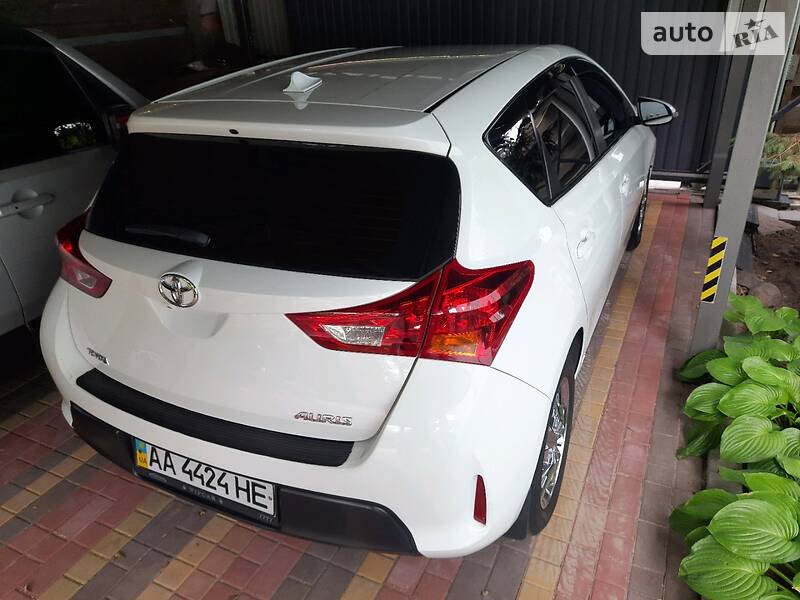 Хетчбек Toyota Auris 2013 в Києві фото 6 Хетчбек Toyota Auris 2013 в Києві