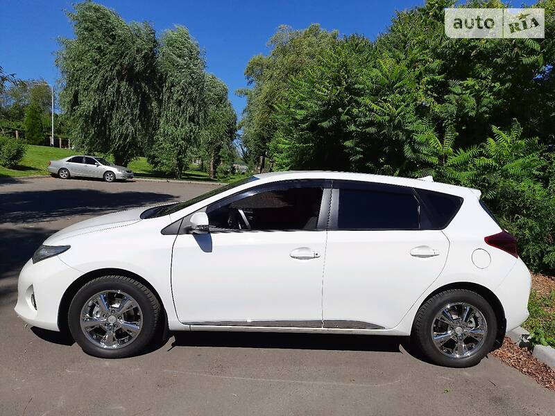 Хетчбек Toyota Auris 2013 в Києві фото Хетчбек Toyota Auris 2013 в Києві
