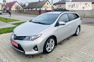 Универсал Toyota Auris 2015 в Здолбунове